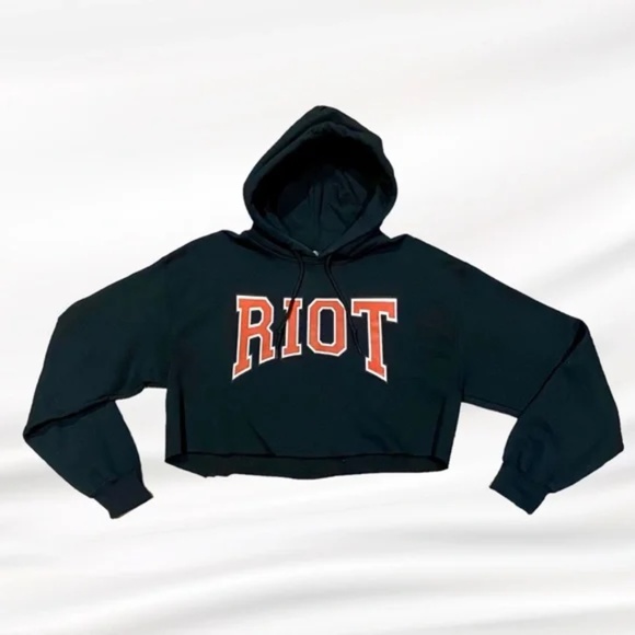 MISSGUIDED Women's Graphic Crop Hoodie in Black/Red│Size Small/Medium - Picture 3 of 17